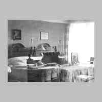 011-0031  Das Schlafzimmer im Hause von Frantzius 1934.jpg